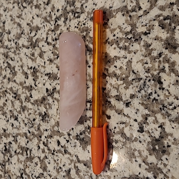 Authentic Rose Quartz massage stone - Picture 4 of 6